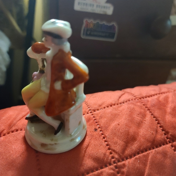 Figure - Picture 5 of 11